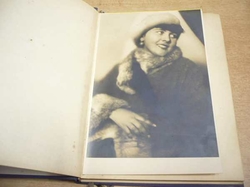 Sidonia De Cara - Dívka s kočkou (1930) Číslovaný výtisk č. 567. Podepsáno autorkou