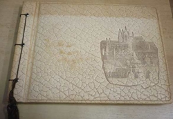 Staré fotoalbum s motivem Hradčan